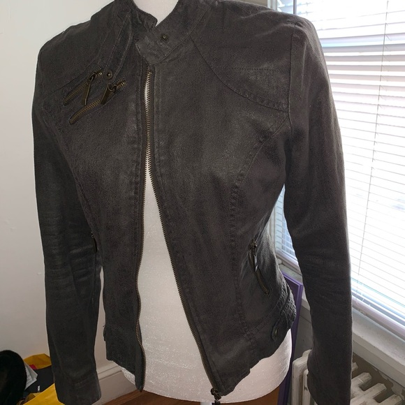 Light Jacket - Picture 2 of 8